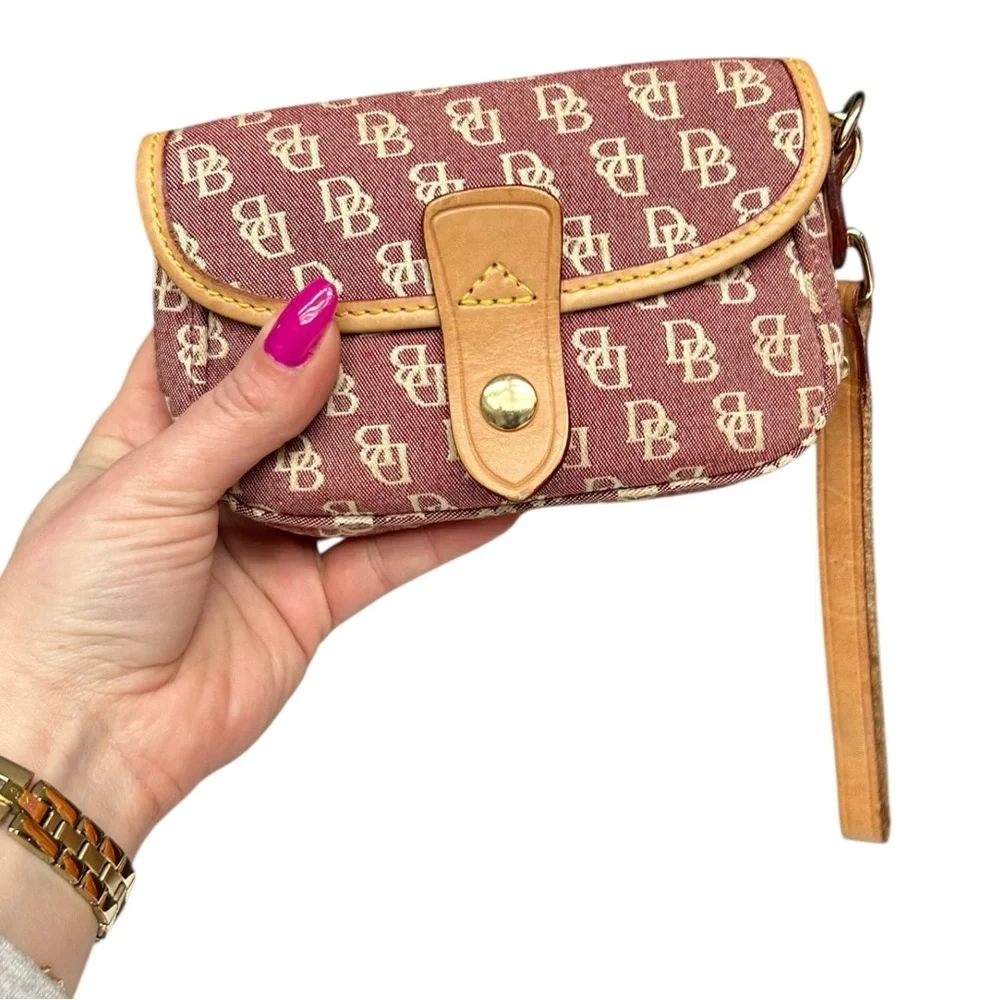 Dooney & Bourke DB Monogram Wristlet Pouch Burgundy Canvas Leather Trim - Picture 11 of 11